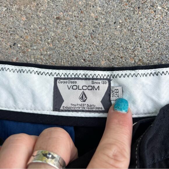 Volcom True To This Black Flat Front Shorts Size 28 - Picture 3 of 5